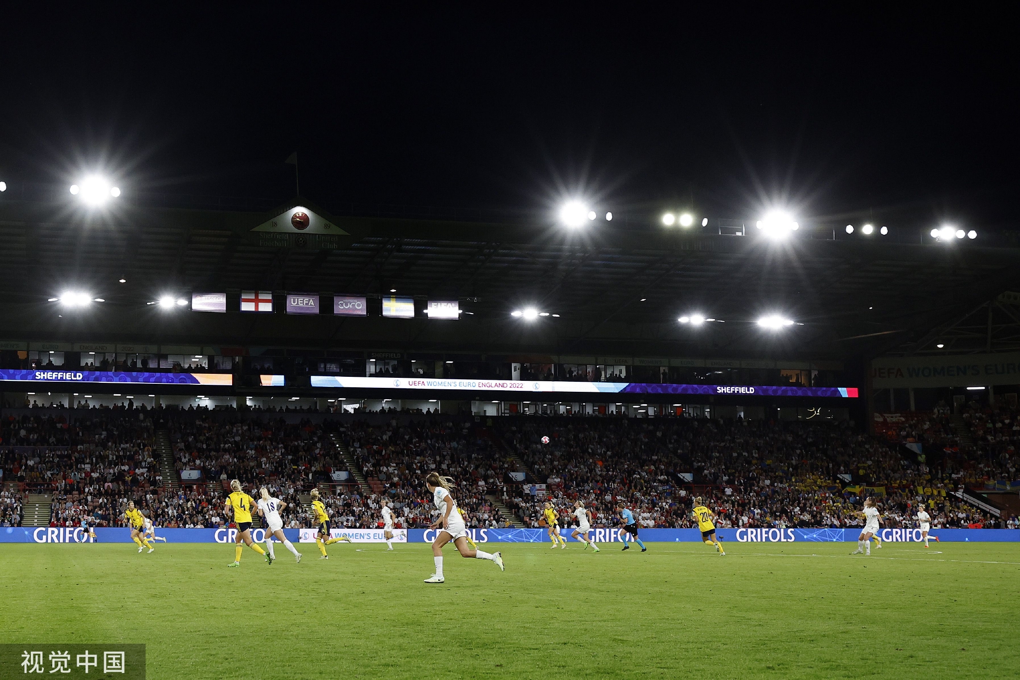 俱乐部中 俱乐部中