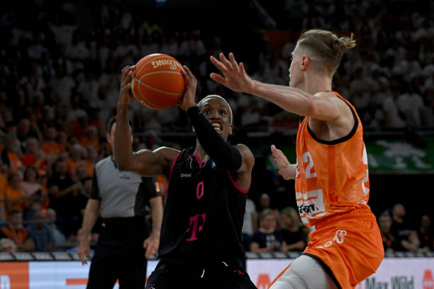 0万英镑显 0万英镑显